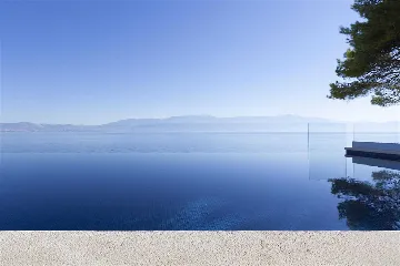 Villa with Infinity Pool and Sea View in Sutivan