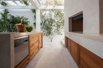 Villa with Infinity Pool and Sea View in Sutivan