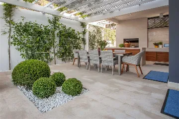 Villa with Infinity Pool and Sea View in Sutivan