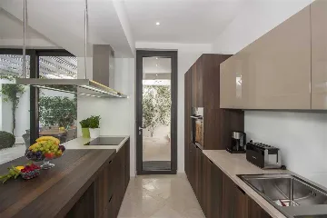 Villa with Infinity Pool and Sea View in Sutivan