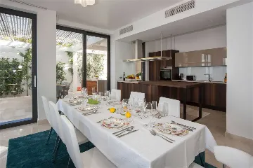 Villa with Infinity Pool and Sea View in Sutivan