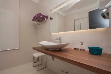 Villa with Infinity Pool and Sea View in Sutivan