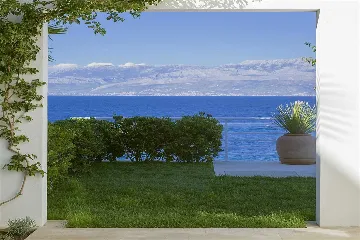 Villa with Infinity Pool and Sea View in Sutivan