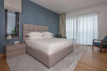 Villa with Infinity Pool and Sea View in Sutivan