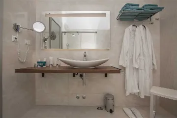 Villa with Infinity Pool and Sea View in Sutivan