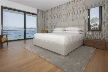 Villa with Infinity Pool and Sea View in Sutivan