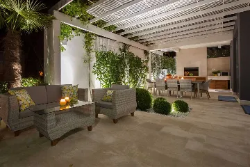 Villa with Infinity Pool and Sea View in Sutivan