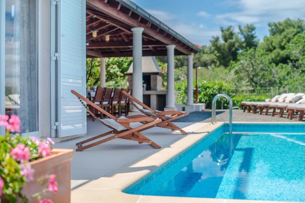Villa with Heated Infinity Pool in Supetar