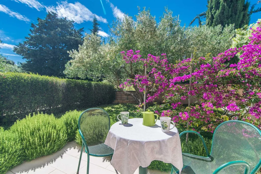 Villa with Heated Infinity Pool in Supetar