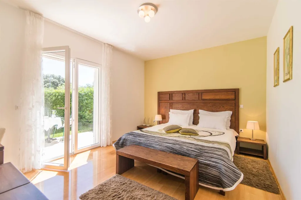 Villa with Heated Infinity Pool in Supetar