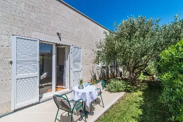 Villa with Heated Infinity Pool in Supetar