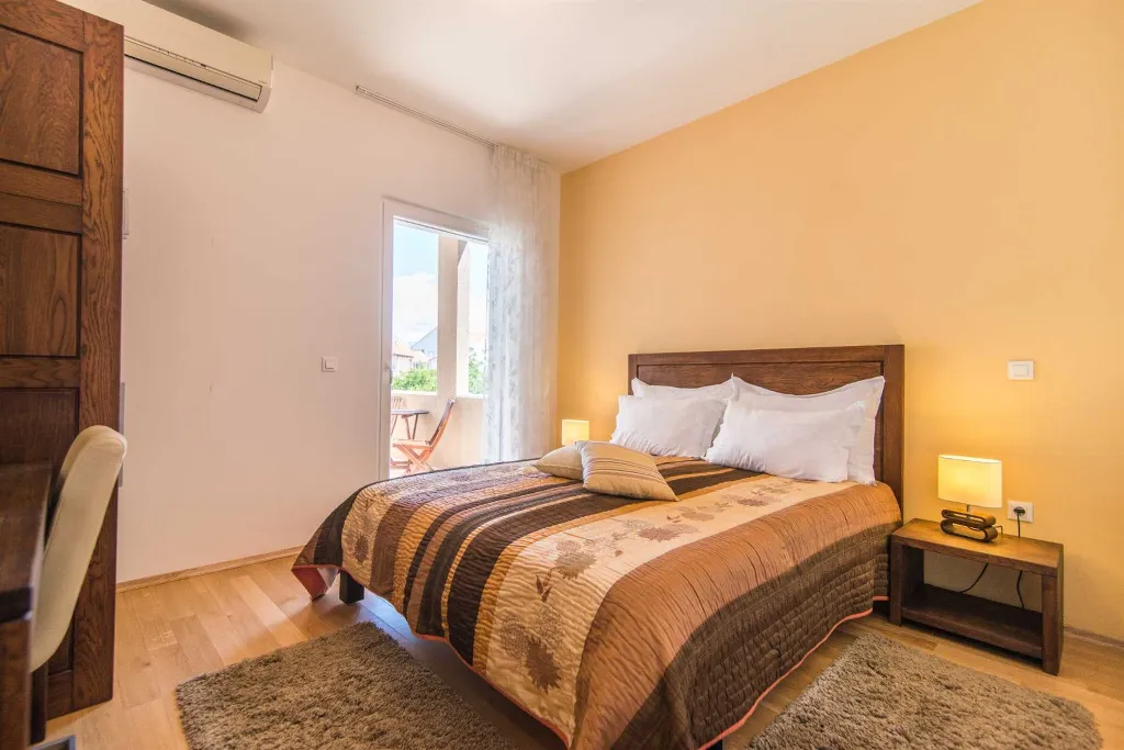 Villa with Heated Infinity Pool in Supetar