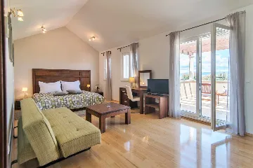 Villa with Heated Infinity Pool in Supetar