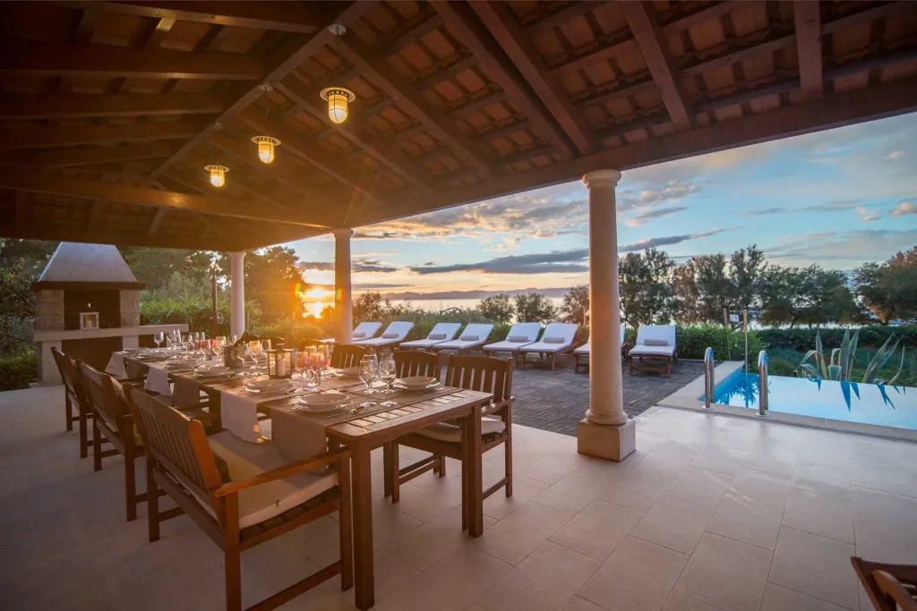 Villa with Heated Infinity Pool in Supetar