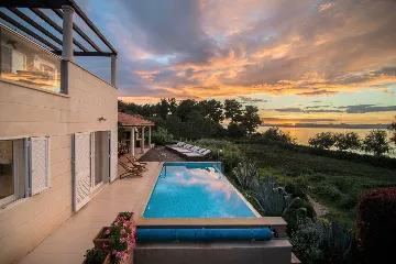Villa with Heated Infinity Pool in Supetar