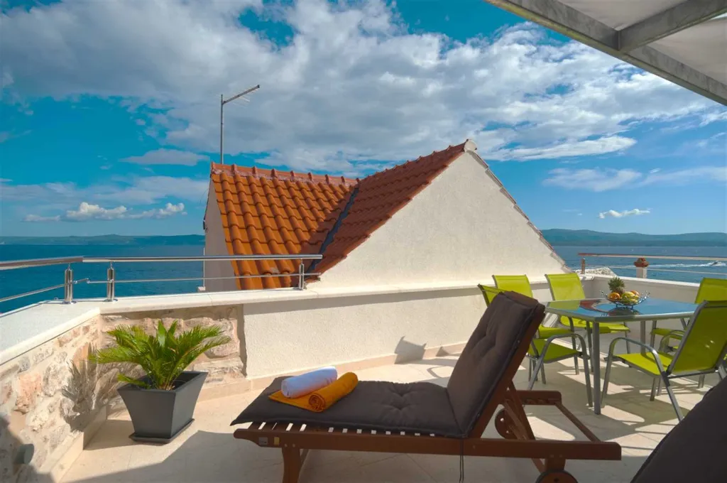 Villa in Bol with Pool, Jacuzzi & Sauna