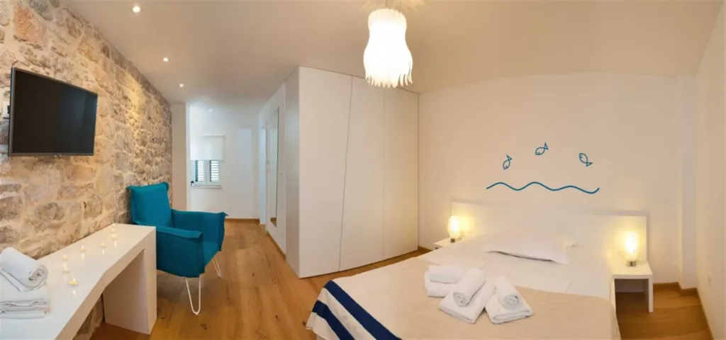Villa in Bol with Pool, Jacuzzi & Sauna