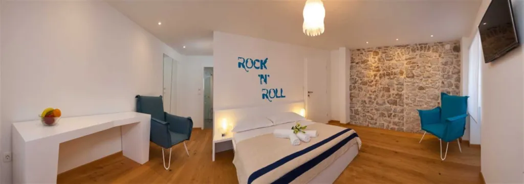 Villa in Bol with Pool, Jacuzzi & Sauna