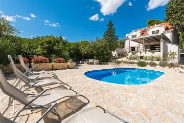 Villa in Bol with Pool, 5 m to the Sea