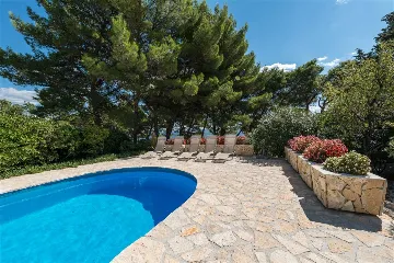 Villa in Bol with Pool, 5 m to the Sea