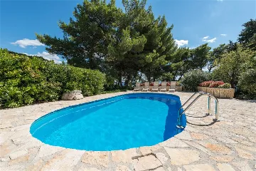 Villa in Bol with Pool, 5 m to the Sea