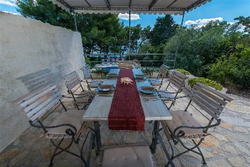 Villa in Bol with Pool, 5 m to the Sea