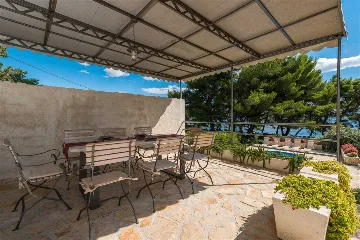 Villa in Bol with Pool, 5 m to the Sea