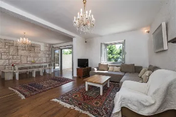 Villa in Bol with Pool, 5 m to the Sea