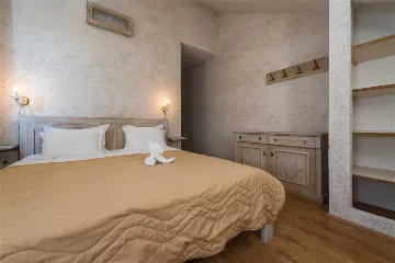 Villa in Bol with Pool, 5 m to the Sea