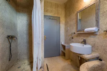 Villa in Bol with Pool, 5 m to the Sea