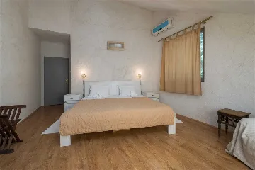 Villa in Bol with Pool, 5 m to the Sea