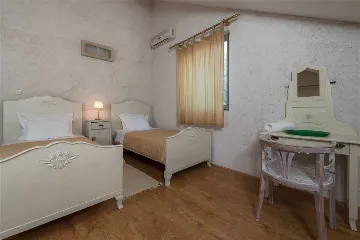 Villa in Bol with Pool, 5 m to the Sea