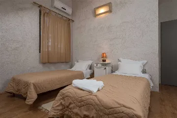 Villa in Bol with Pool, 5 m to the Sea