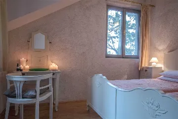 Villa in Bol with Pool, 5 m to the Sea