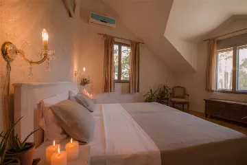 Villa in Bol with Pool, 5 m to the Sea