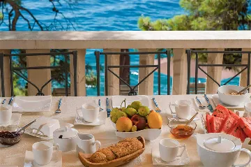 Villa in Sumartin with Heated Infinity Pool