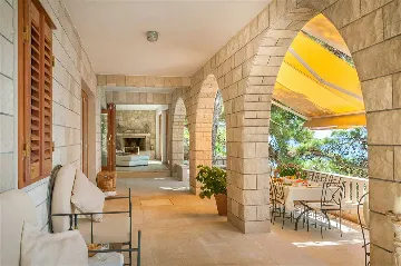 Villa in Sumartin with Heated Infinity Pool