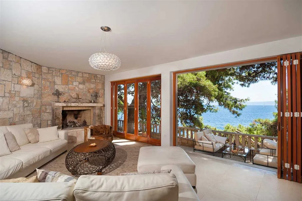 Villa in Sumartin with Heated Infinity Pool
