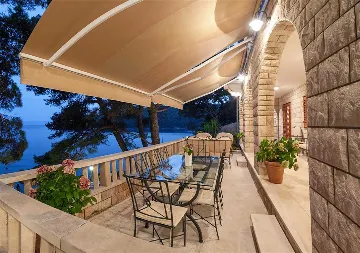 Villa in Sumartin with Heated Infinity Pool