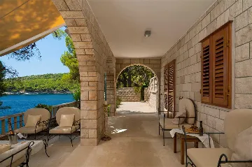 Villa in Sumartin with Heated Infinity Pool