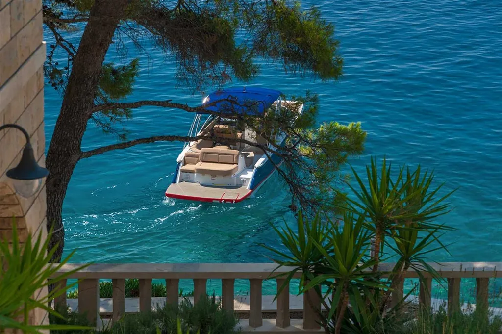 Villa in Sumartin with Heated Infinity Pool