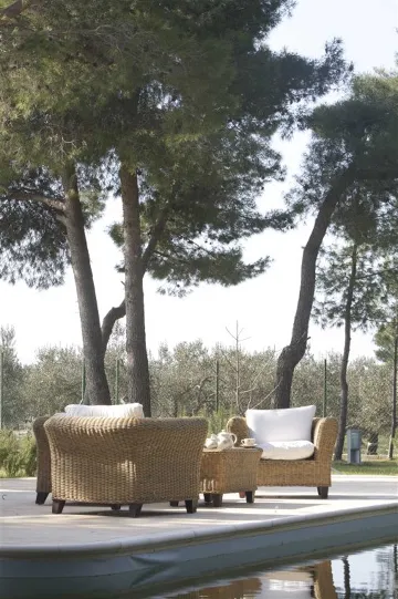 4-Bedroom Villa for 8-9 Guests in Sutivan