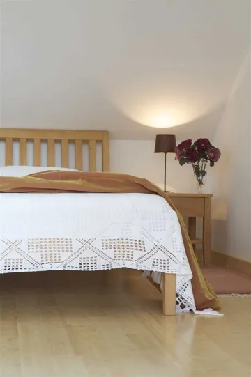 4-Bedroom Villa for 8-9 Guests in Sutivan