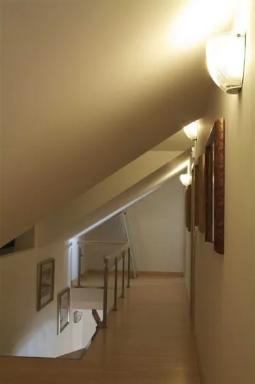 4-Bedroom Villa for 8-9 Guests in Sutivan