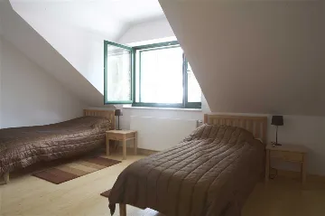 4-Bedroom Villa for 8-9 Guests in Sutivan