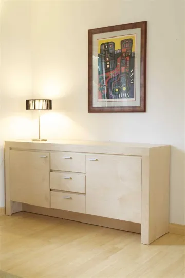 4-Bedroom Villa for 8-9 Guests in Sutivan