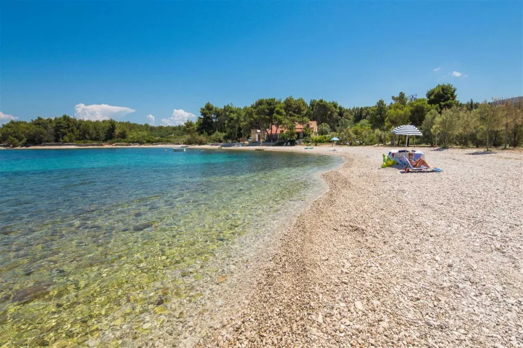 4-Bedroom Villa in Mutnik, Croatia with Pool