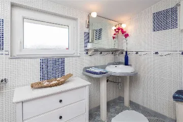 4-Bedroom Villa in Mutnik, Croatia with Pool