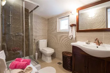 4-Bedroom Villa in Mutnik, Croatia with Pool