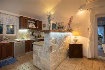 4-Bedroom Villa in Mutnik, Croatia with Pool